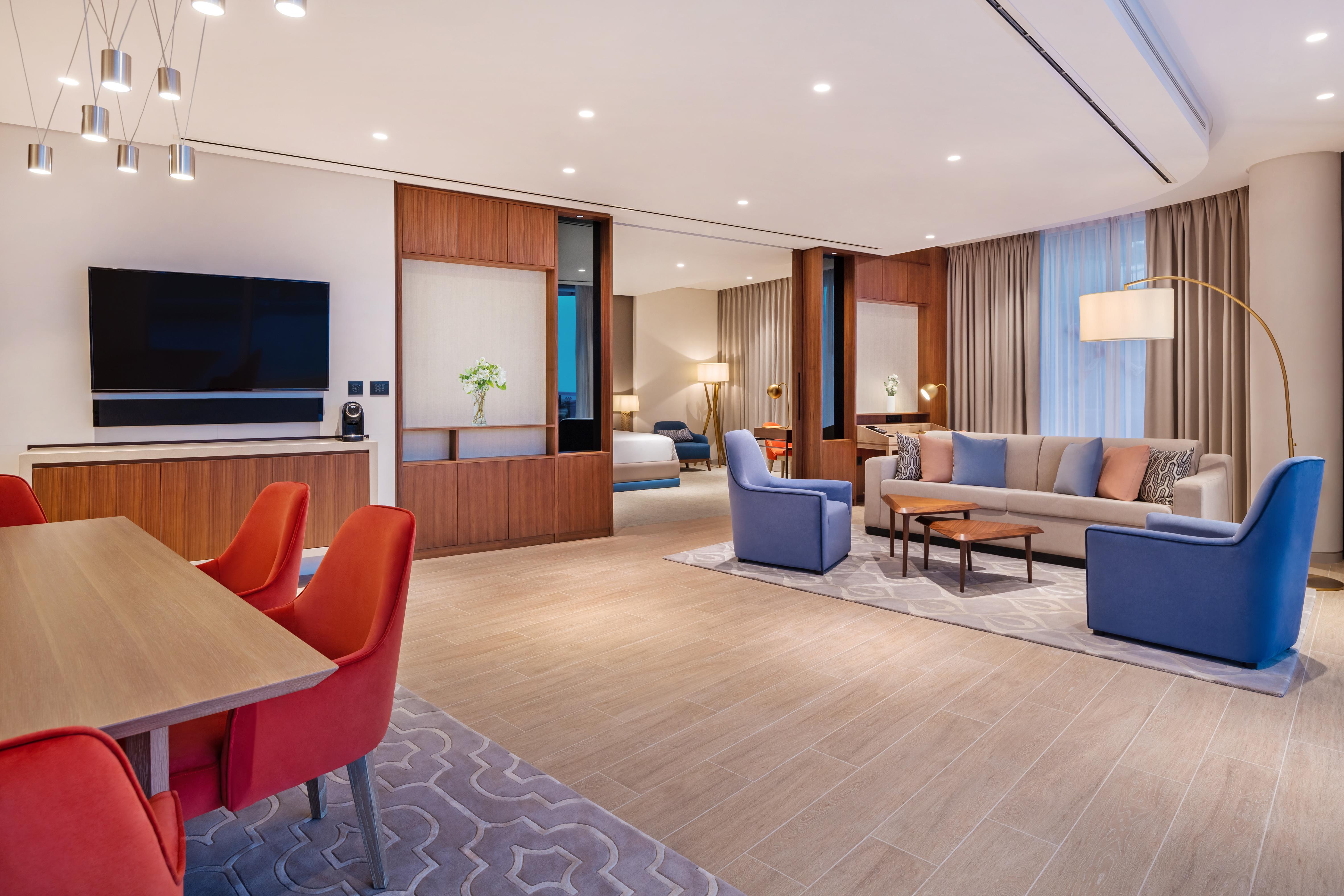 Ja View Hotel, Hotel